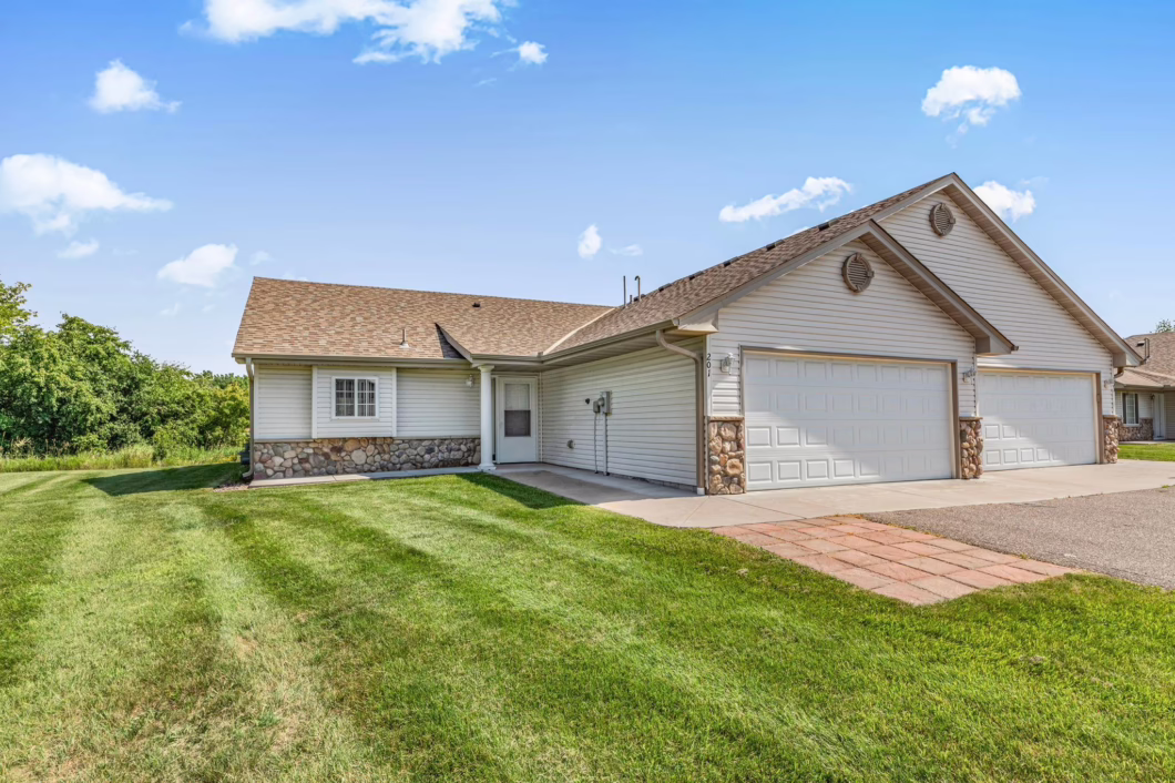 6755518 201 Appaloosa Court