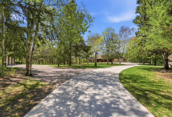 7013524 9025 Burton Court Nw