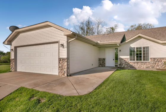 7038335 216 Appaloosa Court