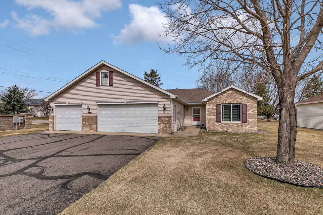 7047060 1101 Willow Pond Drive