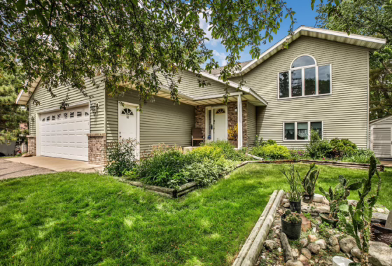 7047255 9900 W Lake Court