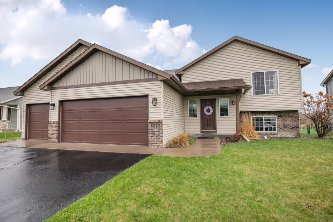 7062624 3212 Orchard Avenue Ne