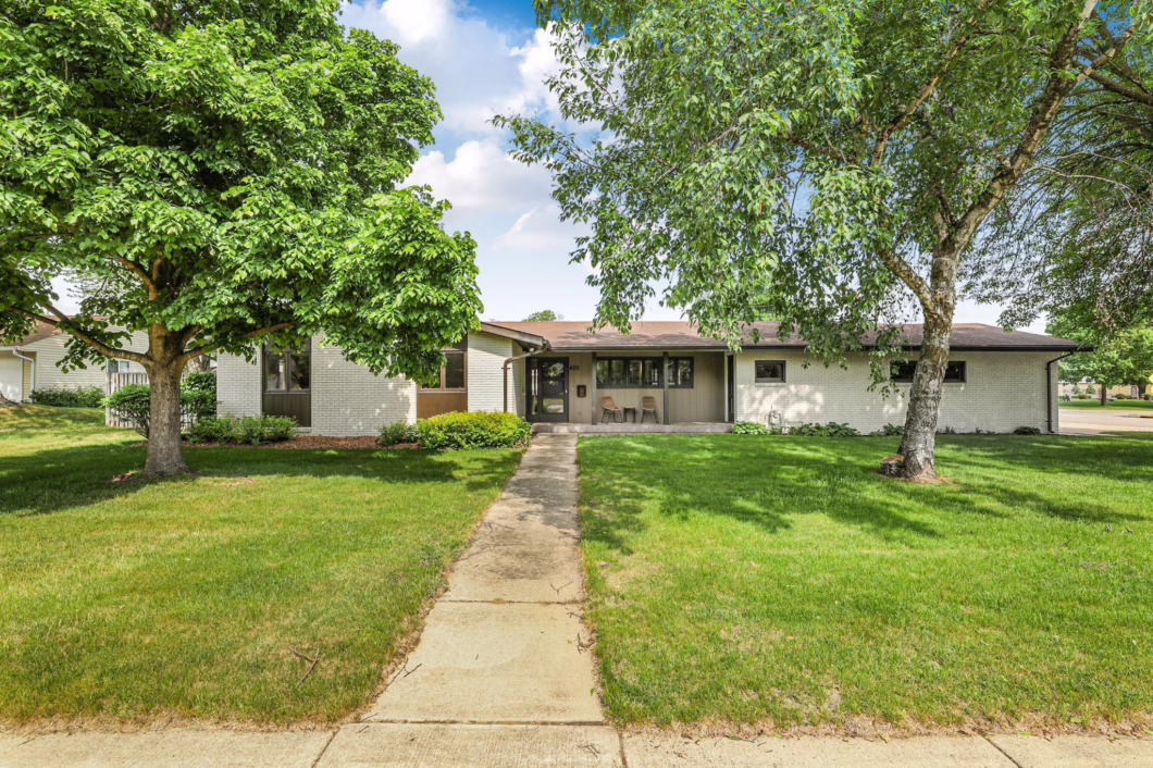 7075418 420 6th Avenue N