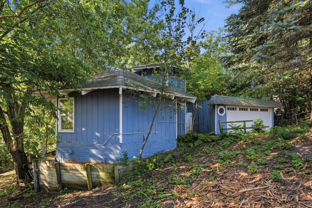 7114561 21455 Finley Circle