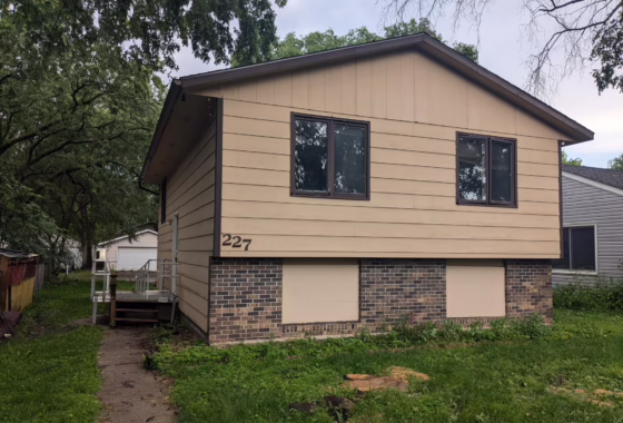 6578305 227 35th Avenue N