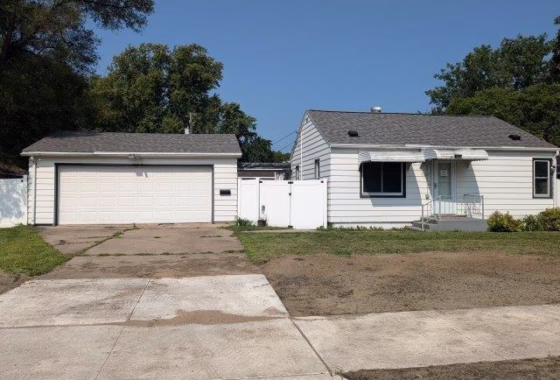 6593163 1027 32nd Avenue N