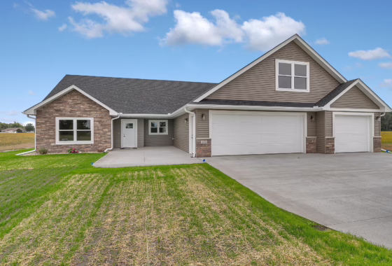 6760097 1958 68th Avenue N