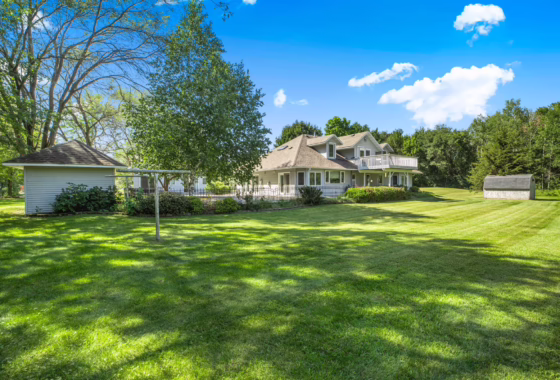7008711 5110 River Road Ne