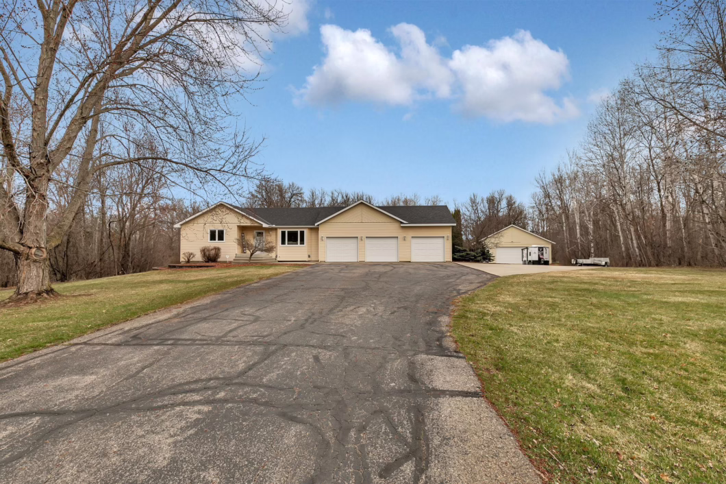7054732 9112 Marlene Court
