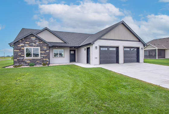 7063695 2000 Sandstone Loop N