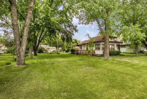 7085206 213 34th Avenue N