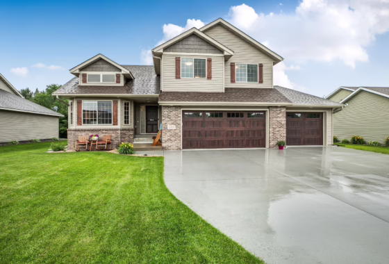 7092417 3309 12th Avenue N