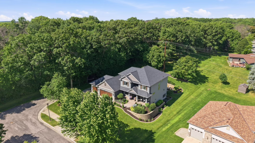 7093853 2035 Temminck Road