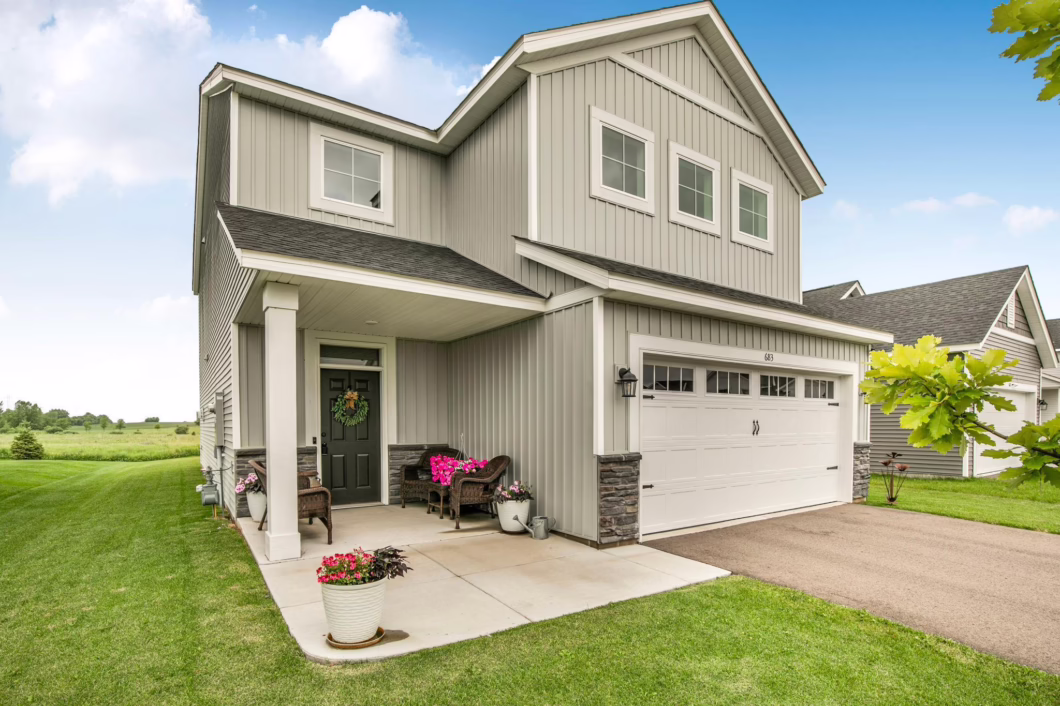 7101130 683 47th Avenue Ne