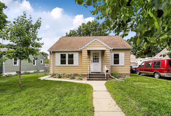 7119464 1049 16th Avenue S