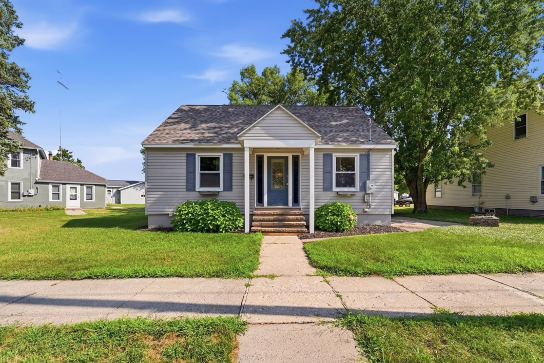 7128112 217 River Street
