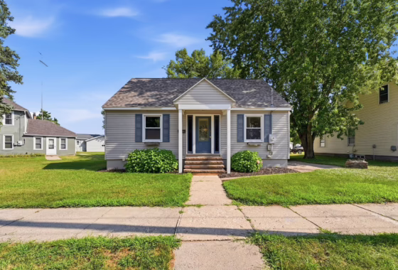 7128112 217 River Street
