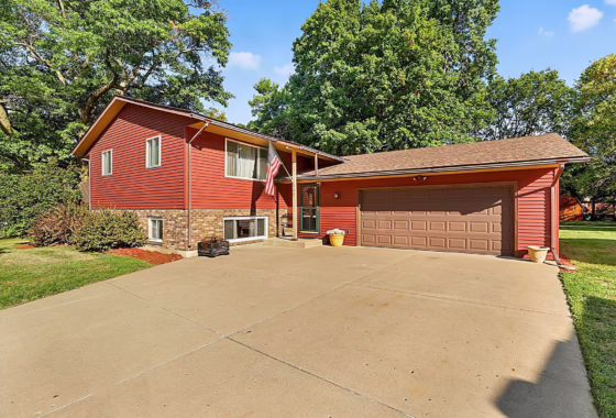 7132941 207 2nd Street Ne