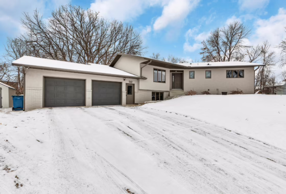 6475676 512 Scenic Drive S