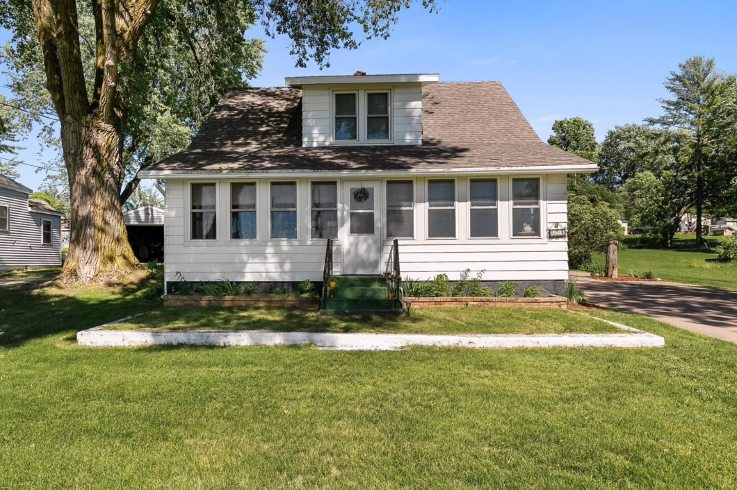 6553852 250 Main Street