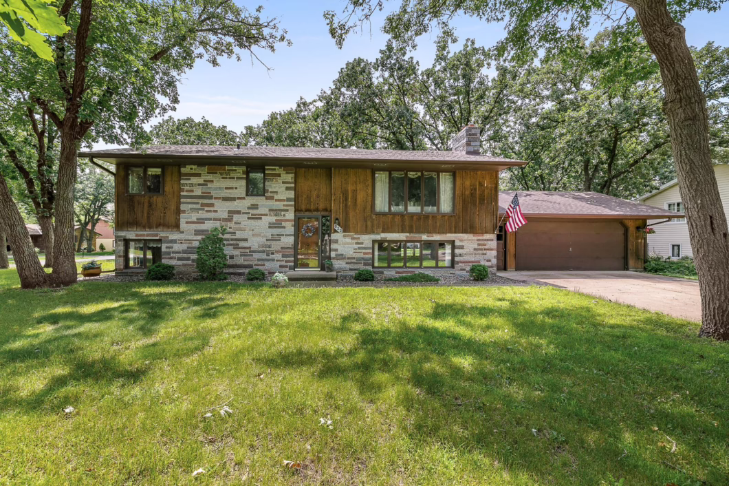 6569949 822 Golf View Lane