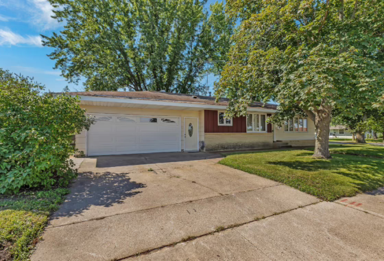 6585370 2518 12th Street N