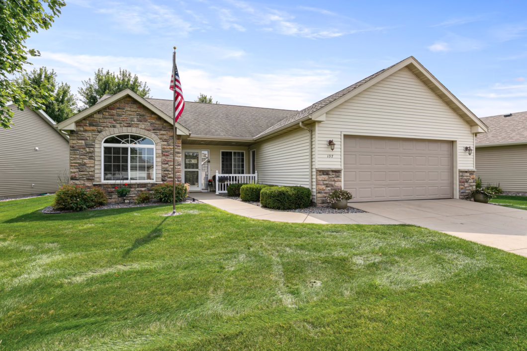 6586934 197 Glenview Loop