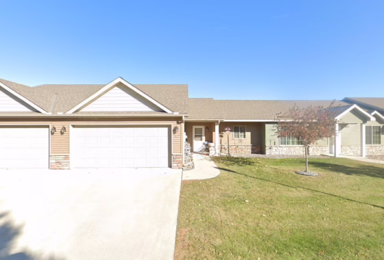 6671066 637 Cottonwood Avenue