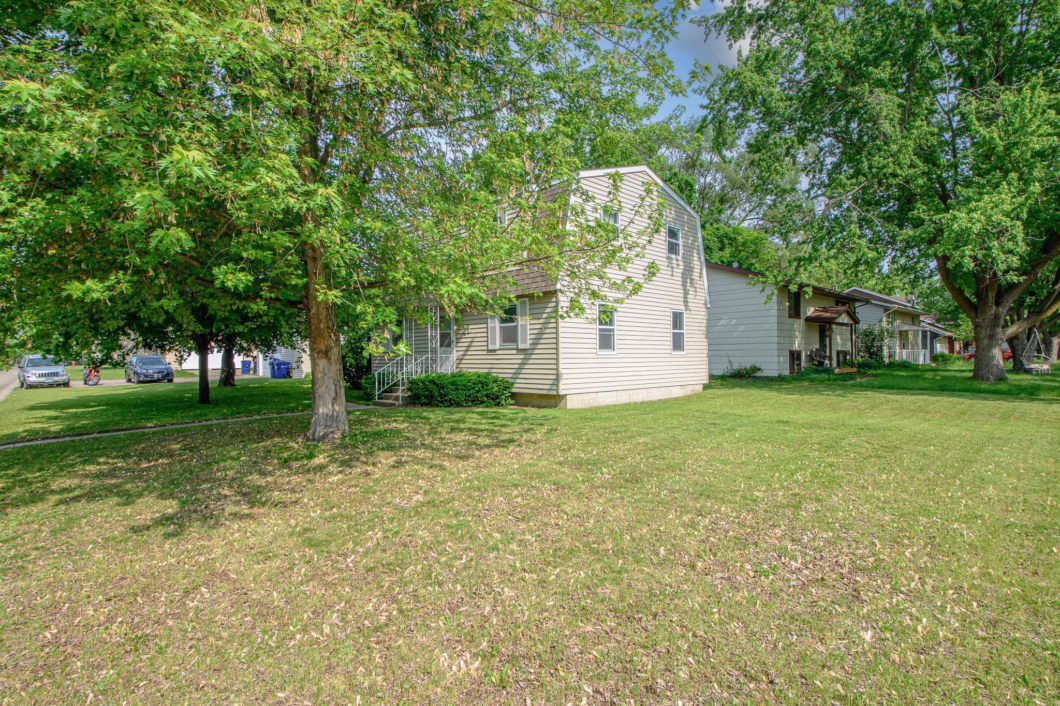 6728756 1221 11th Street Se