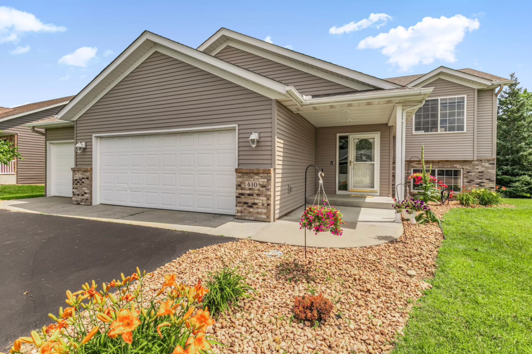 6759427 410 Dukes Court