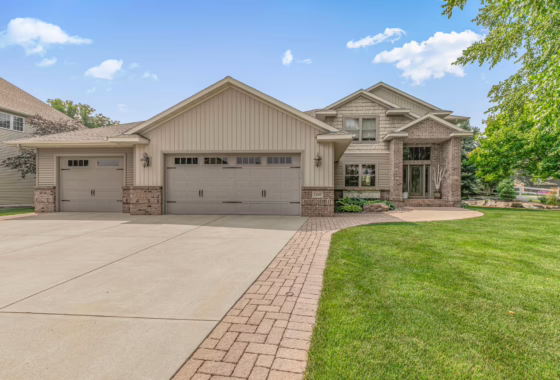 7046024 1201 Huntington Drive S