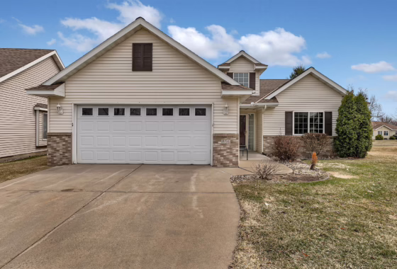 7047246 856 Aspen Circle