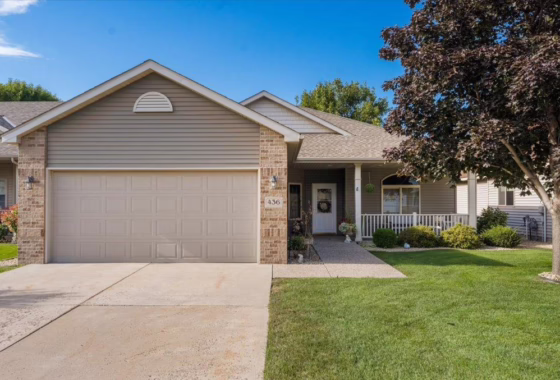 7048128 436 Wellington Circle